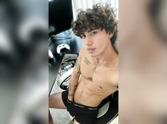 cute fit morocho cumming bate