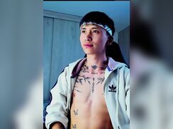 Skinny camboy shows cum B313