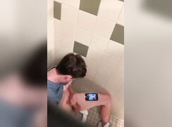 Spy - teen cum in stall