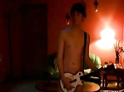 Vintage webcam: Naked guitar
