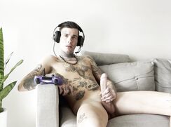 HTG - Hot tattooed gamer bf gets horny during game