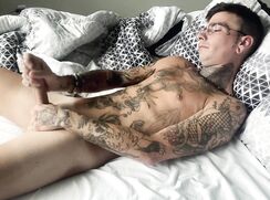 HTG - Hot tattooed guy shots own cum into mouth