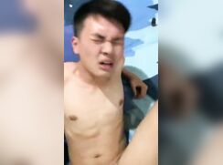 18 yo Asian twink gets fucked by a dick that's too big