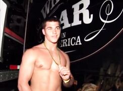 Straight guys, spring break