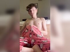 Twink jerk is big shaft