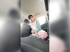Pretty Twink Jerking in Family’s car