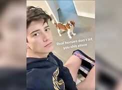 Milo Manheim nous montre sa bite