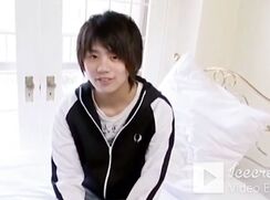 ASIAN/JAPANESE INNOCENT CUTE BOY HAVING FUN IN BED ROOM GAYPORN 88