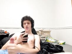 cute curly brunette cumming cam