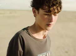 AA Vid S - Beautiful Alexander (short gay themed film 2019)