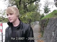 Baisé par un mec pour de l'argent gay porn videos