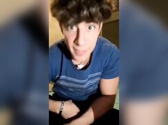 AHV - Chat twink wanking on bed