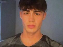 cute fit brunette bate clip