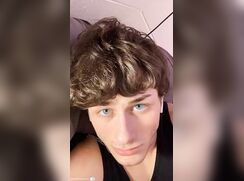 Cute twink’s leaked verbal jerk videos