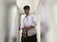 Student jerks-off in the toilet between classes.