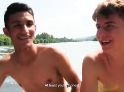 Baise avec deux amis pour de l'argent