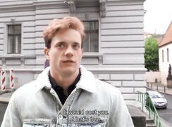 Beau mec se fait défoncer pour de l'argent