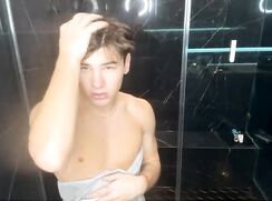 ashton shower living stream
