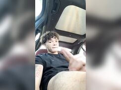 Lightskin wanking in his car