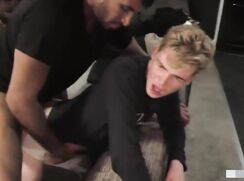 Orgie anglaise avec des inconnus