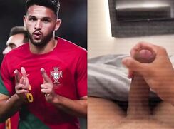 Portuguese PSG Striker Masturbating In His Hotel Room Leaks