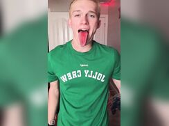 blondie shows his perfect goon face