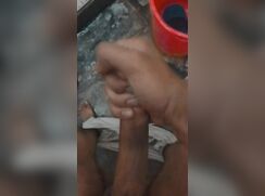 Indian guy cumshot