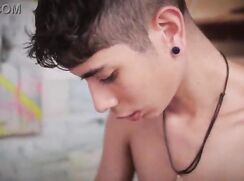 Latin twinks sharing spunk