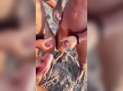 Under two minutes of wanking - Friends #001