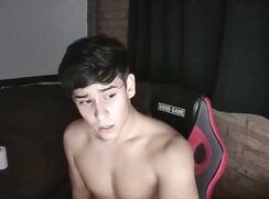 Cute twink jerking off live