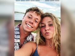 Twink Cole shakes ass