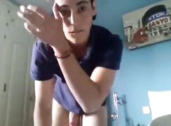 Dnz horny schoolboy on cam