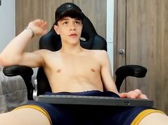 Delicious Colombian Twink Endowed Jerk Off no Cum