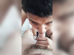 Leroy Schoeller aus Berlin bläst nen geilen Schwanz