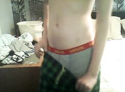 Vintage webcam: Cute striptease