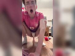 22 yo fucktoy - Dildo play p1