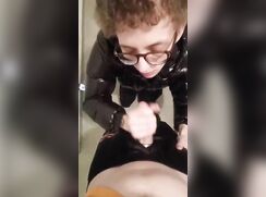 22yo whore - suck in public p1