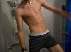 Vintage webcam: Saucy strip and wank