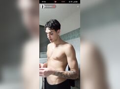 italian handsome guy freeballin on live