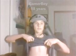 Cute gamer boy cums