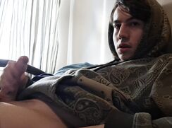 Mwrg21 young boy masturbate and cum in bed