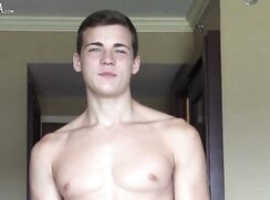 cute-fit-guy-wanking-session-