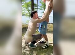 Blowjob in the bushes