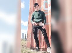 Twink wanking in public - Construction site