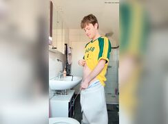 Beautiful twink pissing