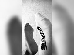 000 feet-sox-sneaks-9898