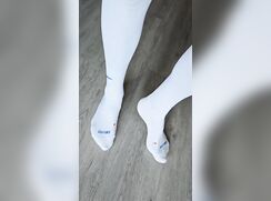 000 feet-sox-sneaks-98951
