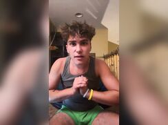 green shorts boy so sexy live cam porn