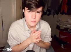 Draythelover jacks off in a home made wank video
