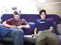 Branle entre potes straight boys porn